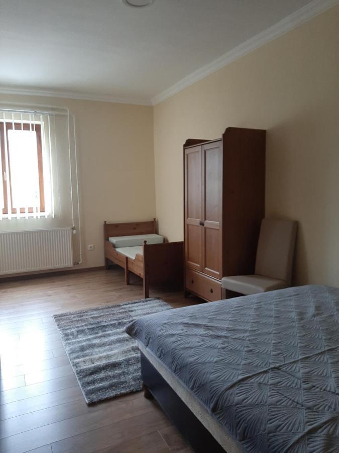 Megyeri Apartman Pócsmegyer Exteriér fotografie
