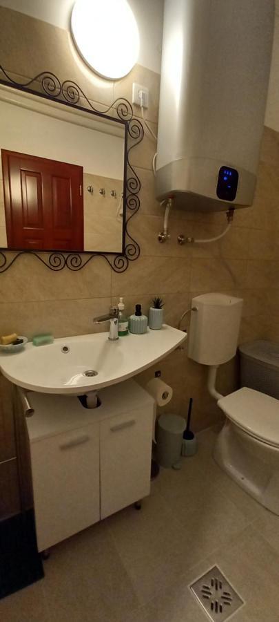 Megyeri Apartman Pócsmegyer Exteriér fotografie