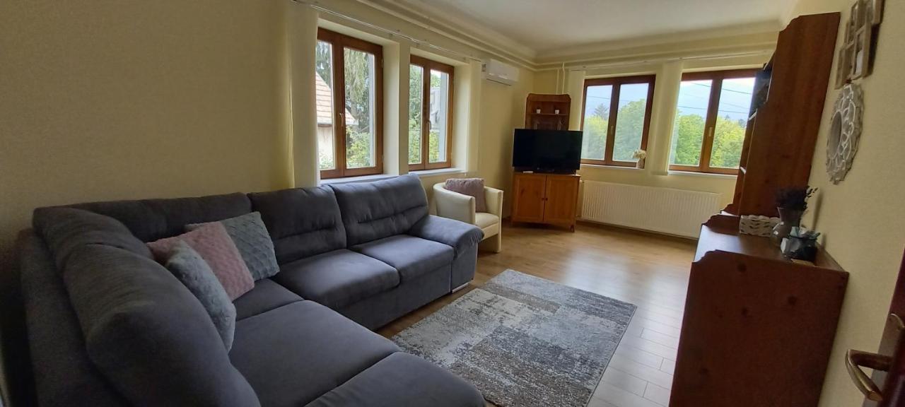 Megyeri Apartman Pócsmegyer Exteriér fotografie