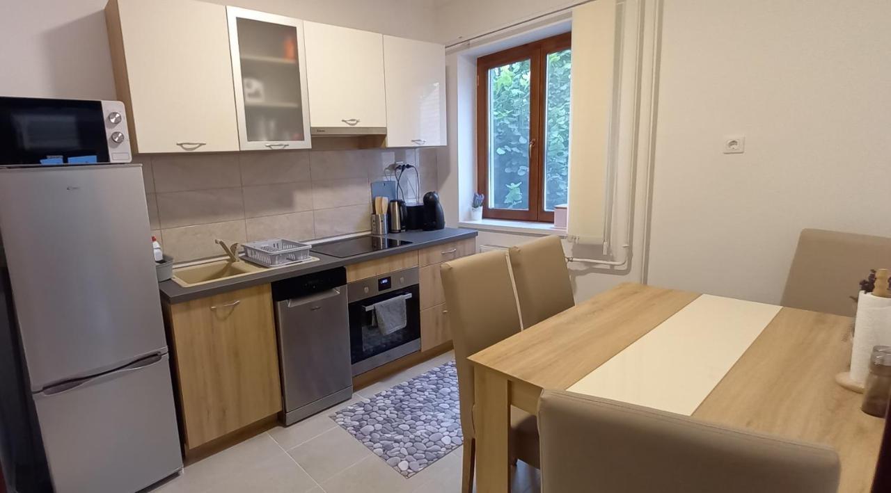 Megyeri Apartman Pócsmegyer Exteriér fotografie