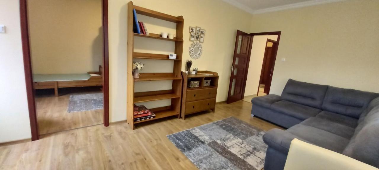 Megyeri Apartman Pócsmegyer Exteriér fotografie